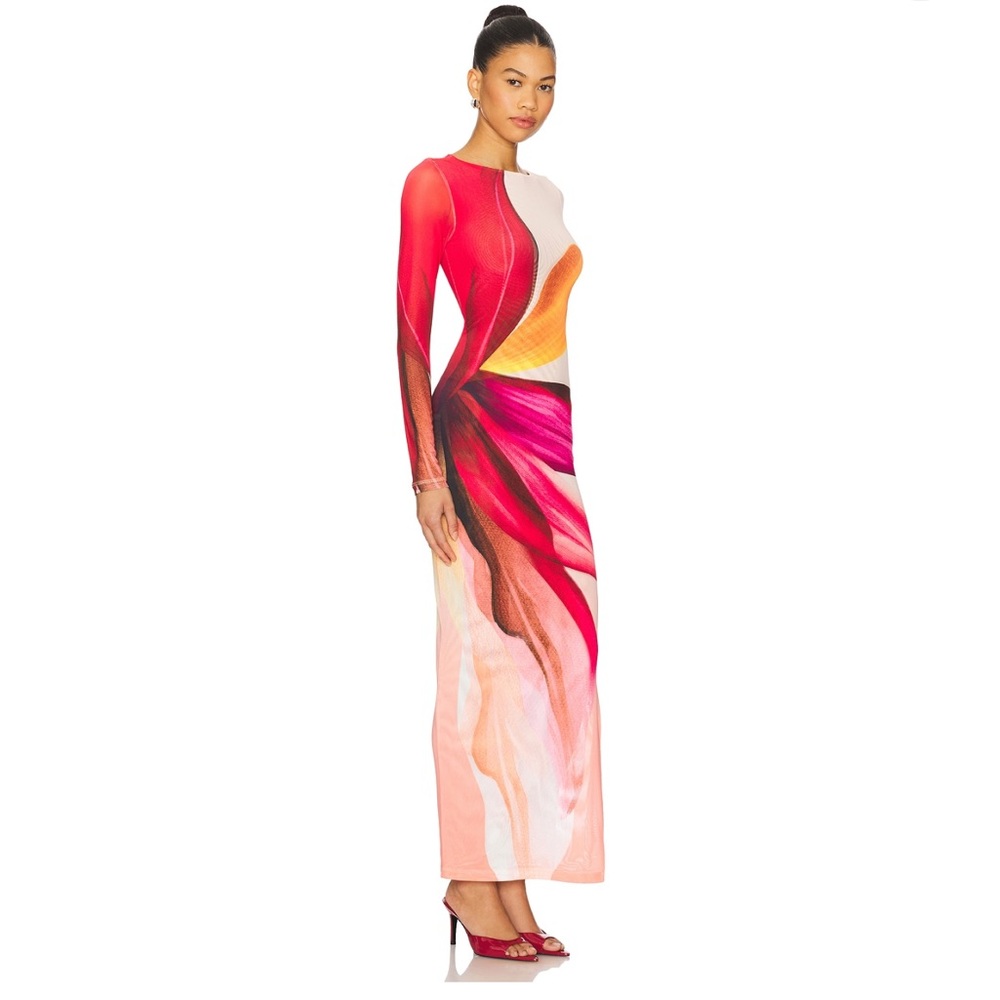 AFRM Phyll Spring Lotus Dress
COLOR : Multi